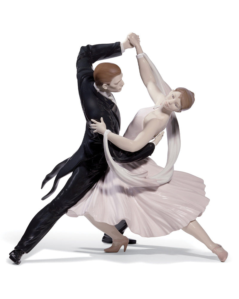 Lladró Elegant Foxtrot Couple Figurine Limited Edition   FormFluent