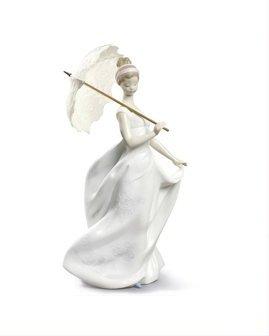  Finesse Figurine  by Lladró at  FormFluent