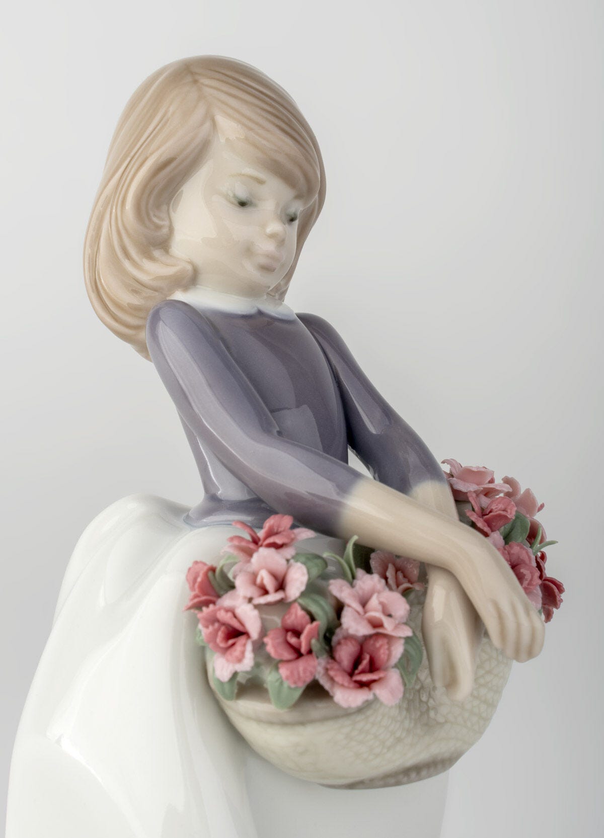 Buy Authentic Lladró Lladró May Flowers Girl Figurine Special Version Sculpture - FormFluent Sydney Australia