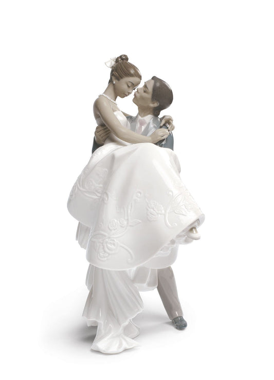 Lladró The Happiest Day Couple Figurine - ReDeco - FormFluent