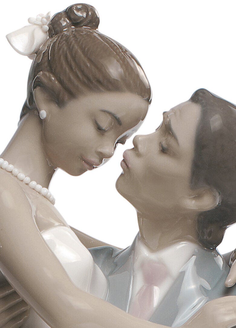 Lladró The Happiest Day Couple Figurine - ReDeco