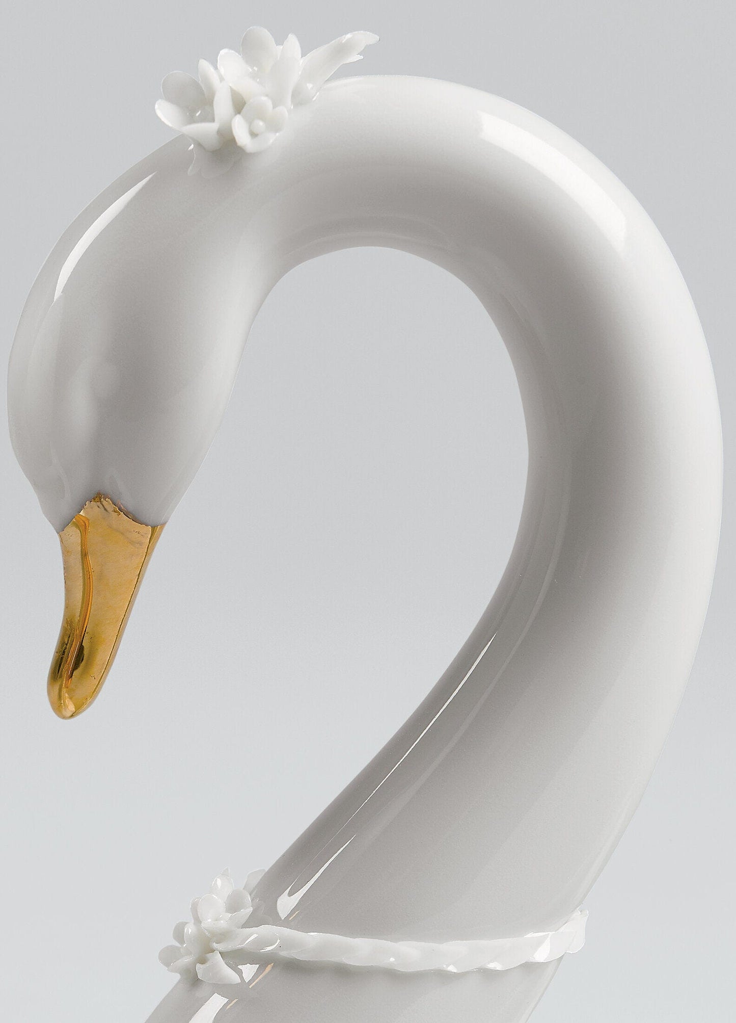 Lladró Endless Love Swans Heart Figurine - Gold Lustre Sculpture by Lladró at  FormFluent Sydney, Australia