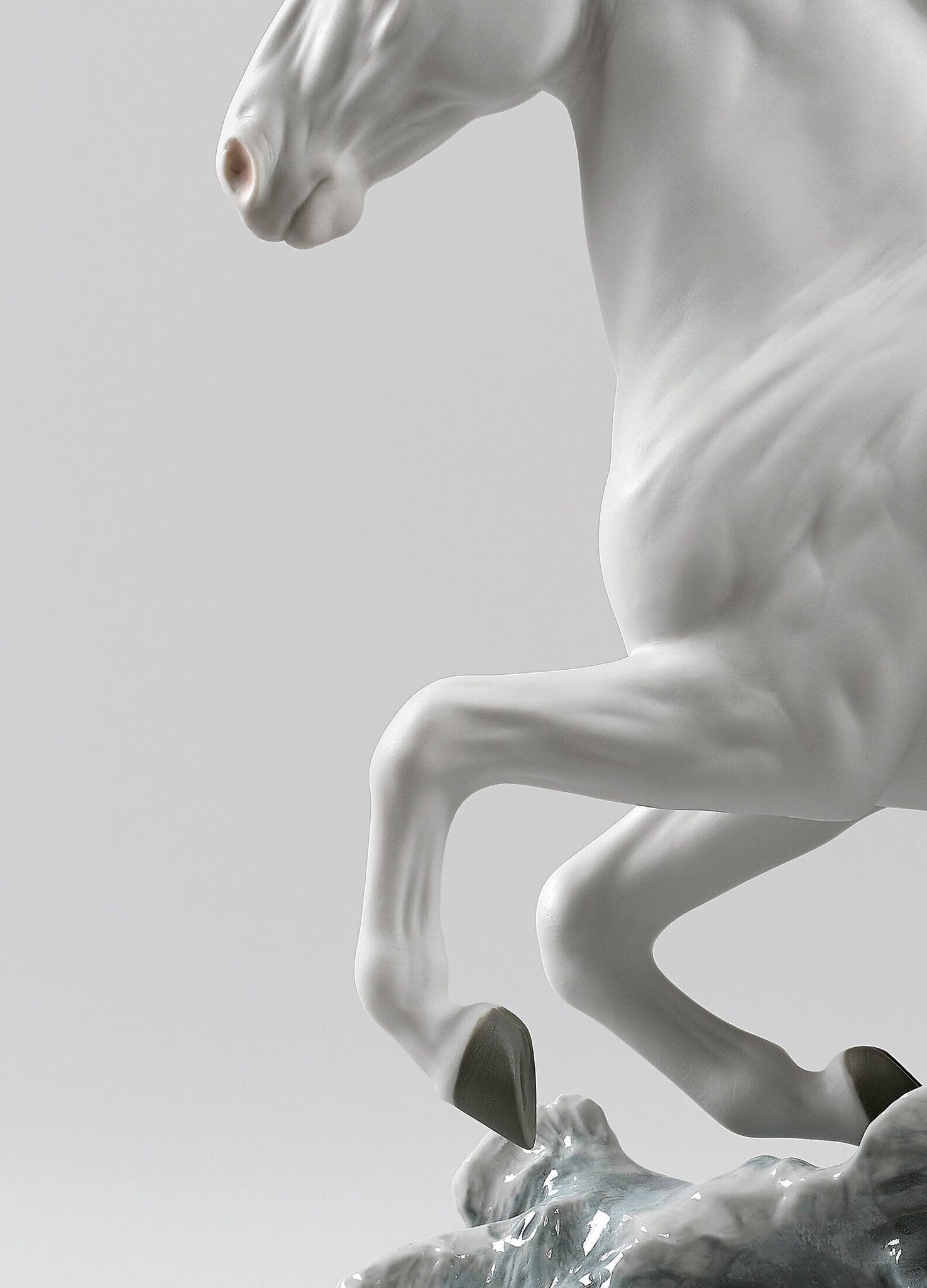 Lladró Riding Her Horse on the Seashore Horse & Woman Figurine Sculpture by Lladró at  FormFluent Sydney, Australia