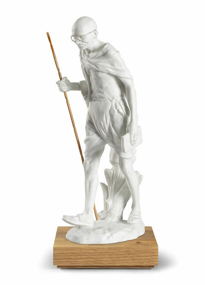  Lladró Mahatma Gandhi Figurine. White Sculpture by Lladró at  FormFluent