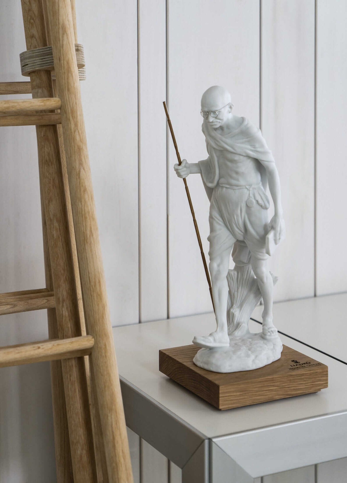 Lladró Mahatma Gandhi Figurine. White Sculpture FormFluent