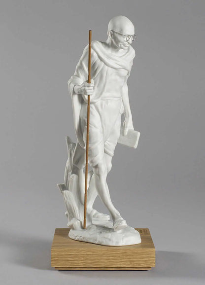  Lladró Mahatma Gandhi Figurine. White Sculpture by Lladró at  FormFluent