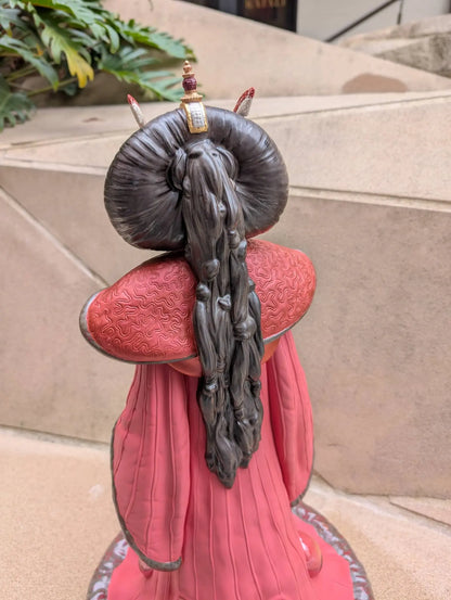  Lladró Official Queen Amidala™ In The Throne Room Star Wars Limited Edition Sculpture by Lladró at  FormFluent