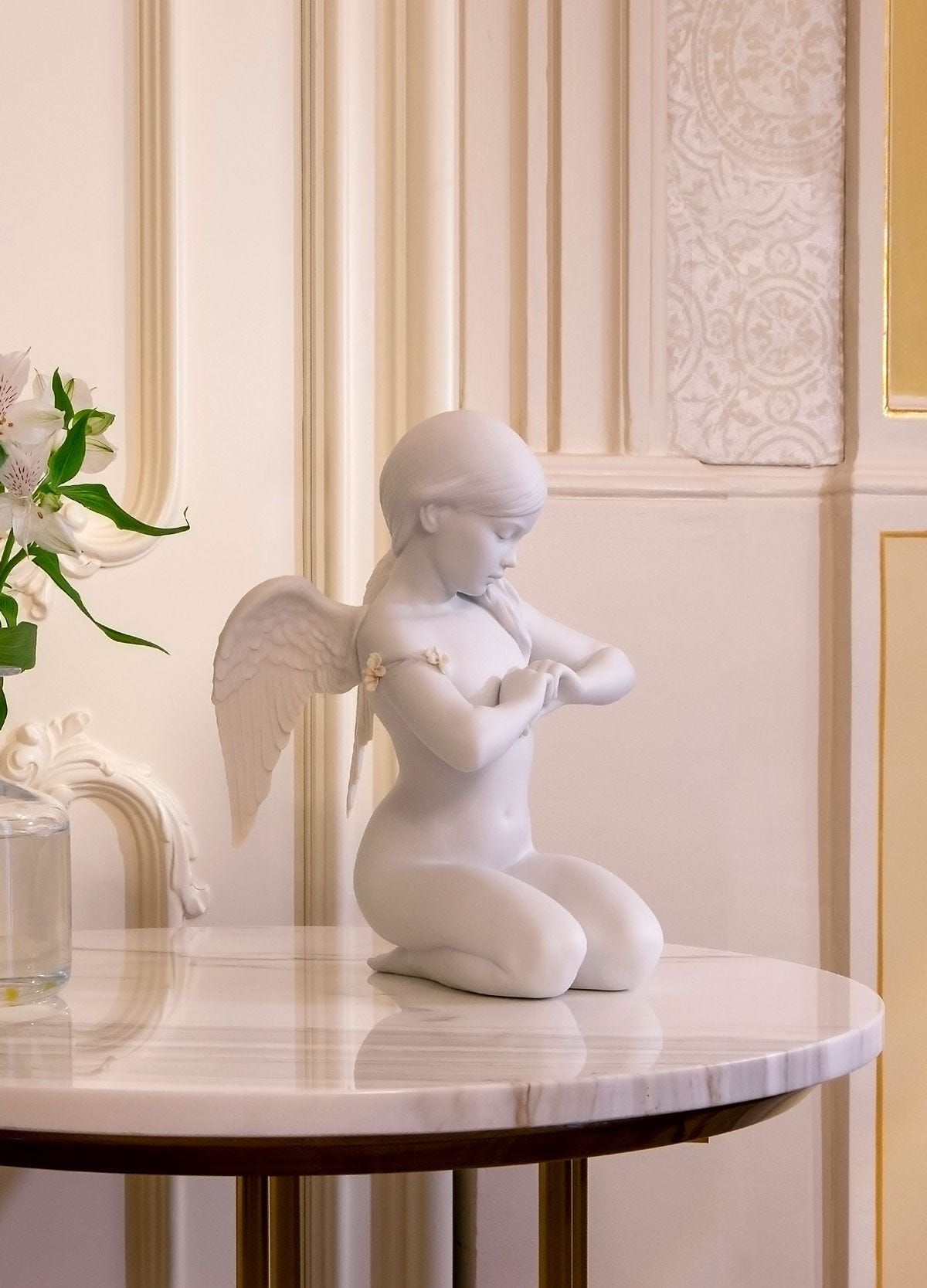 Buy Authentic Lladró Lladró Heavenly Heart Angel Figurine Sculpture - FormFluent Sydney Australia