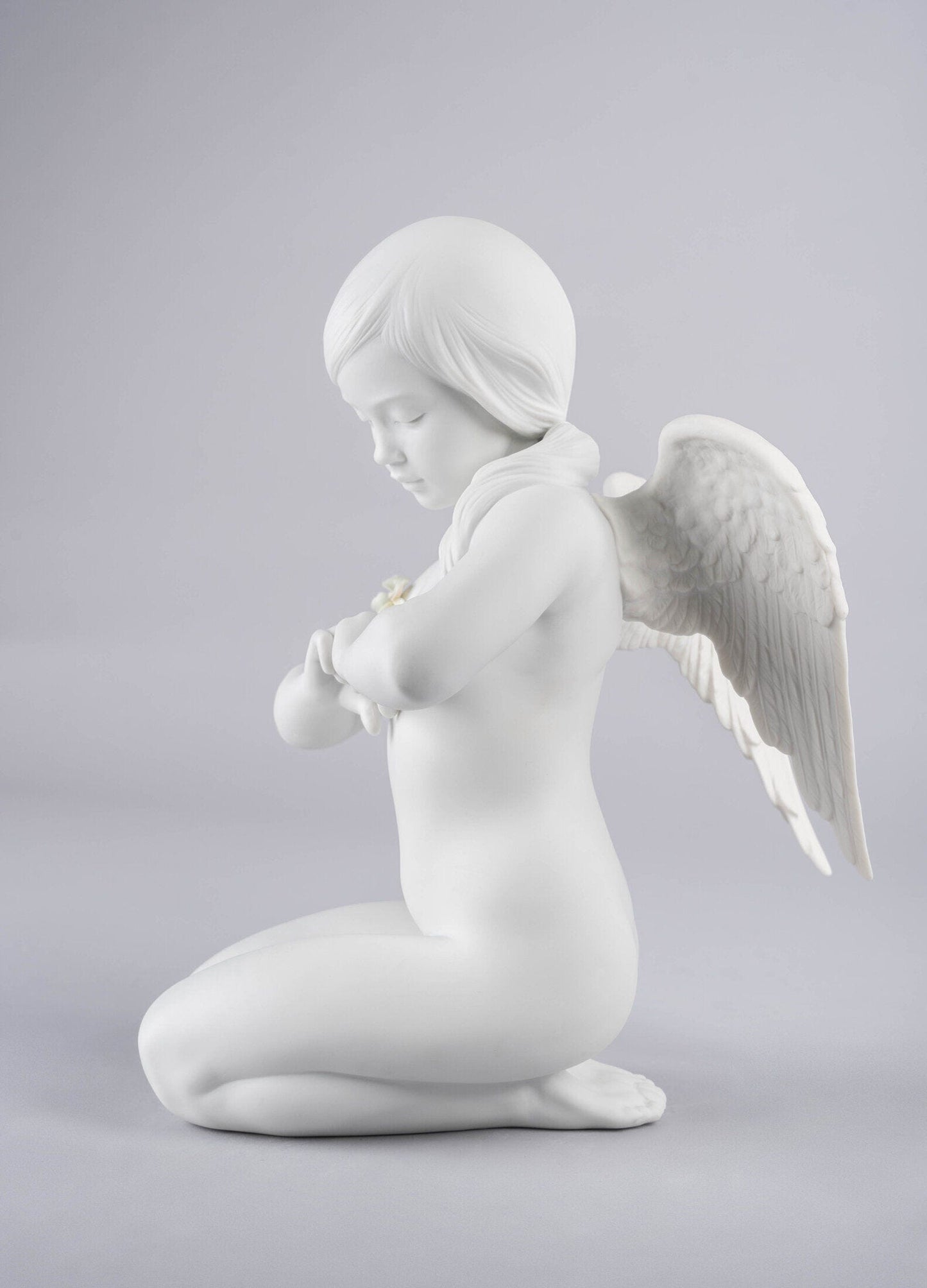 Buy Authentic Lladró Lladró Heavenly Heart Angel Figurine Sculpture - FormFluent Sydney Australia