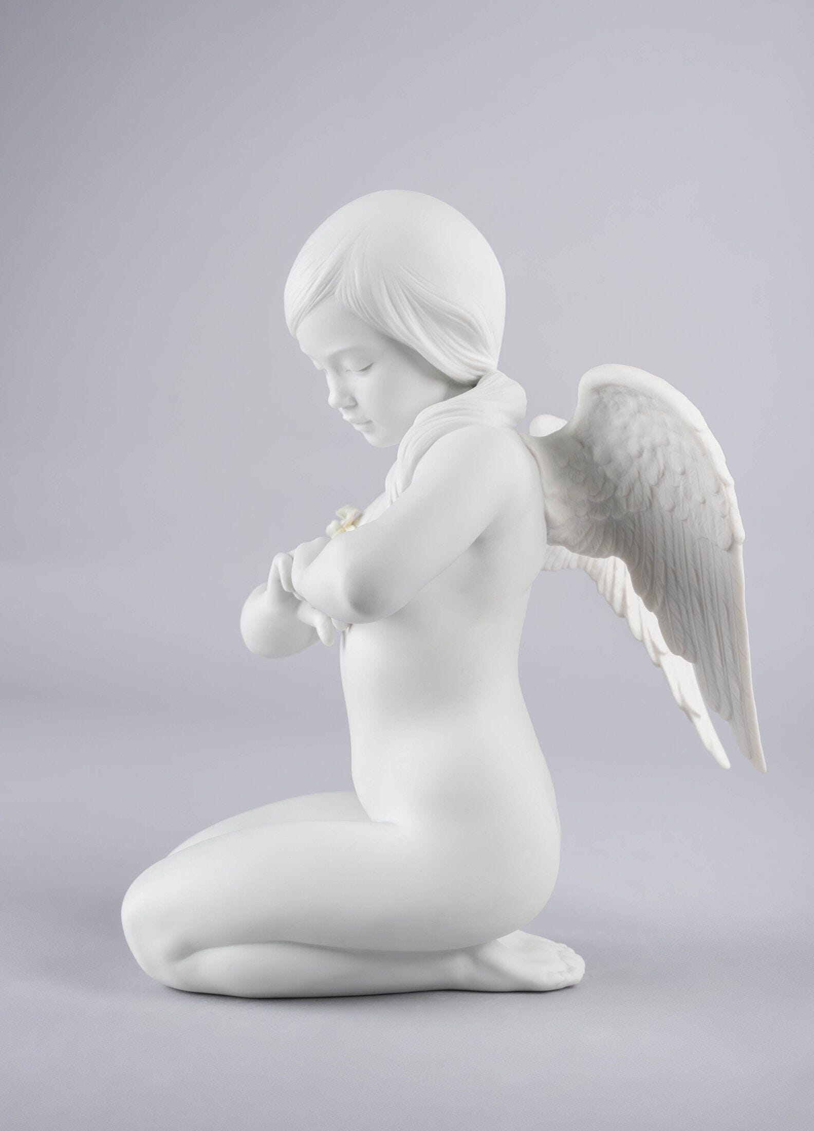Buy Authentic Lladró Lladró Heavenly Heart Angel Figurine Sculpture - FormFluent Sydney Australia