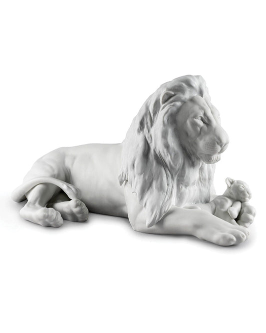 Lion with Cub Figurine