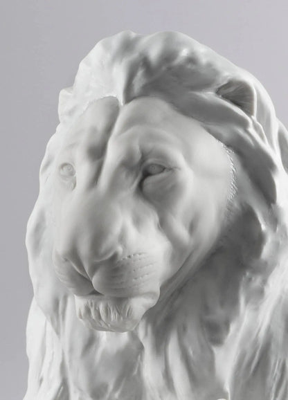 Lladró Lion with Cub Figurine Sculpture by  Lladró at   FormFluent Sydney, Australia