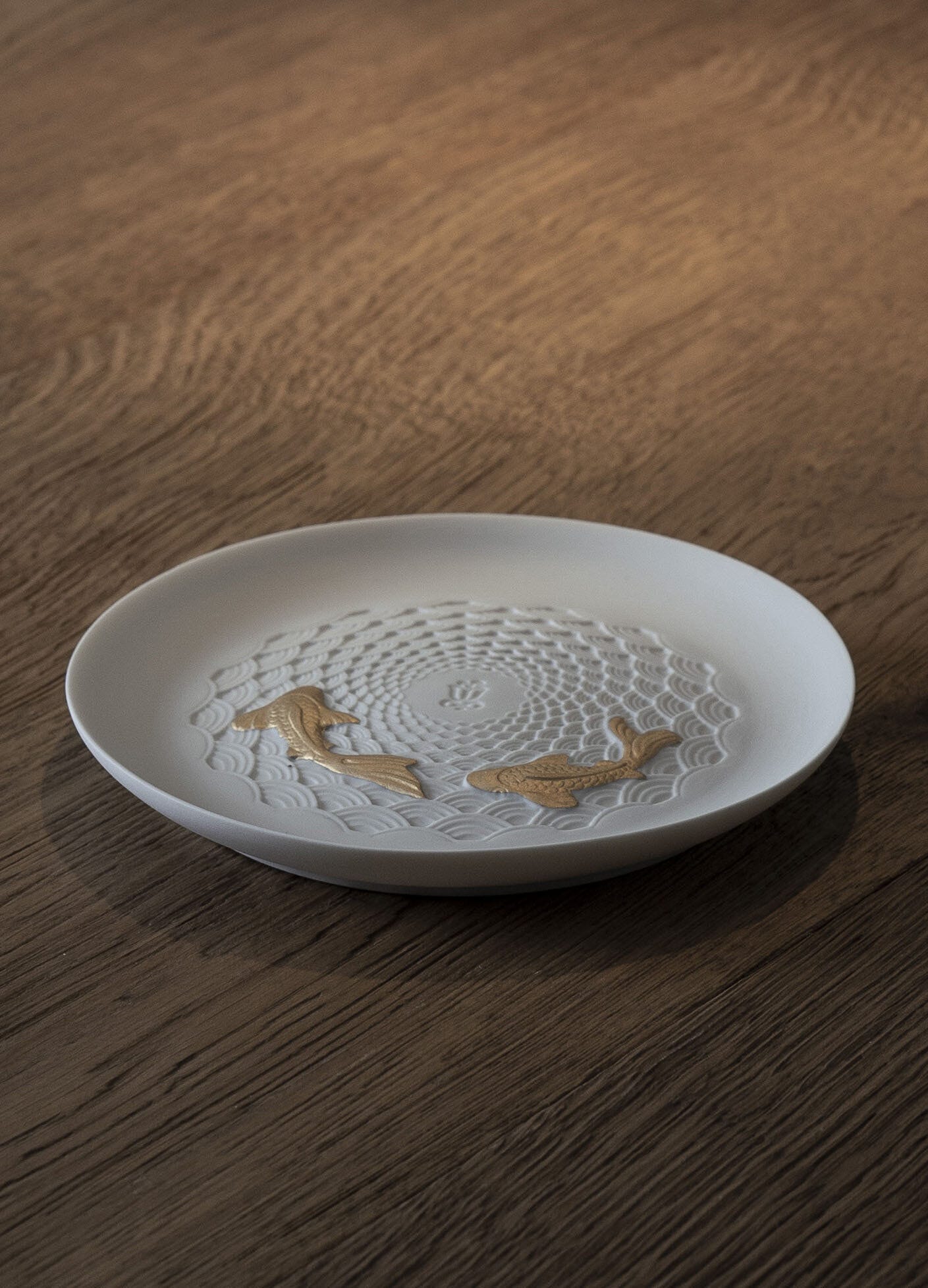 Lladró Koi Plate. Golden Luster