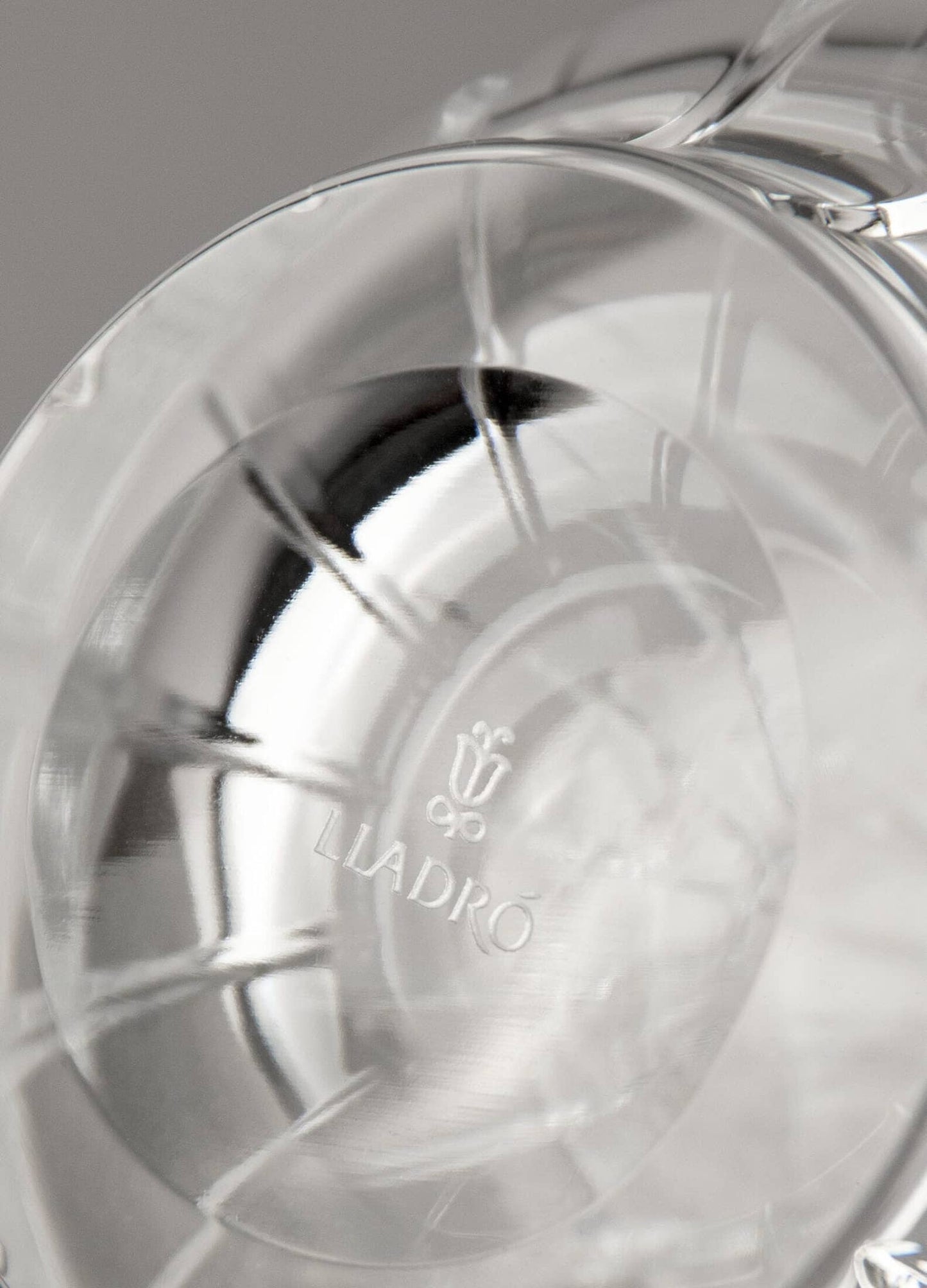 Lladró Toucan Crystal Bottle Decanter. Golden Luster Barware by  Lladró at   FormFluent Sydney, Australia