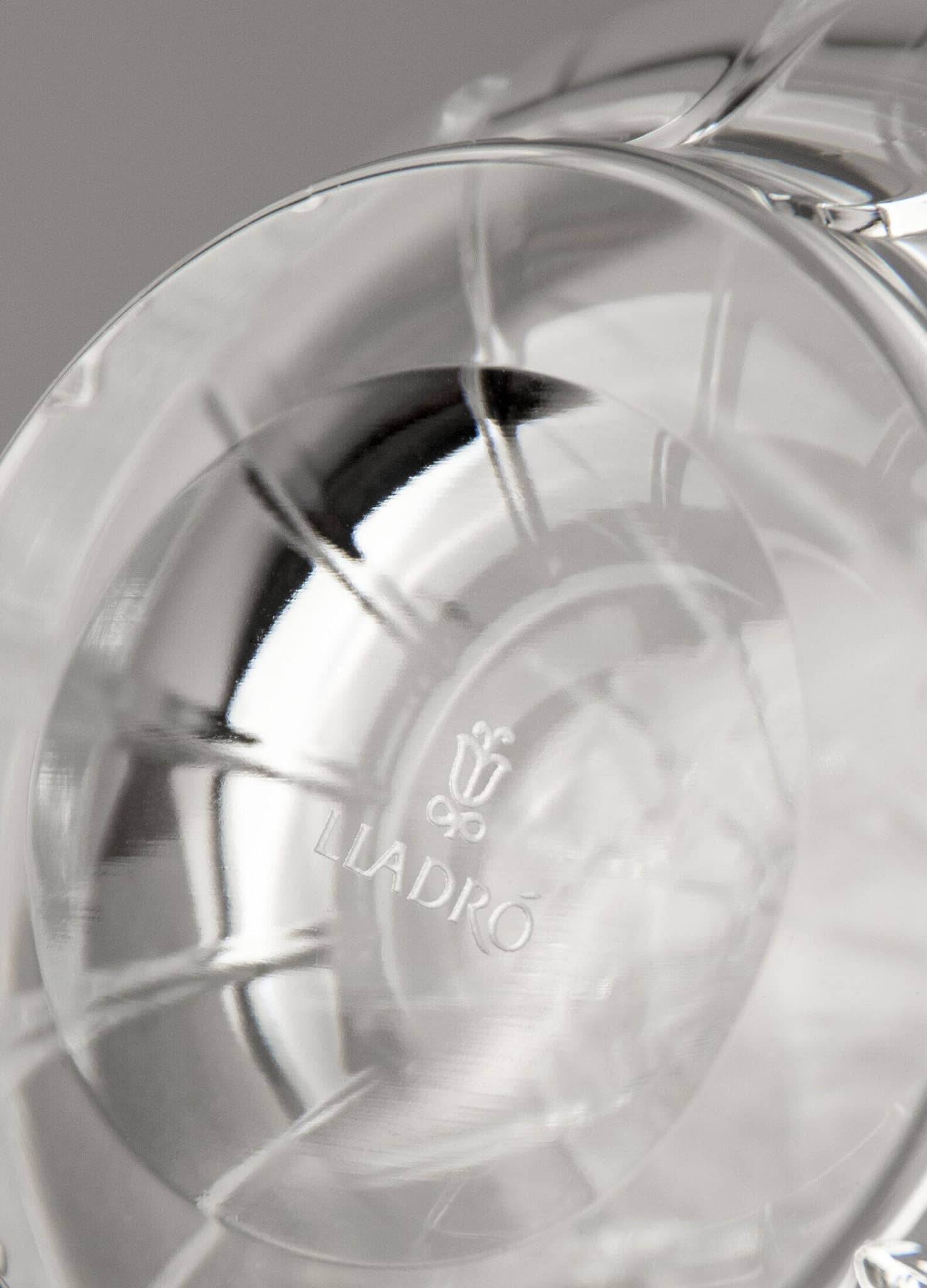 Lladró Toucan Crystal Bottle Decanter. Golden Luster Barware by  Lladró at   FormFluent Sydney, Australia