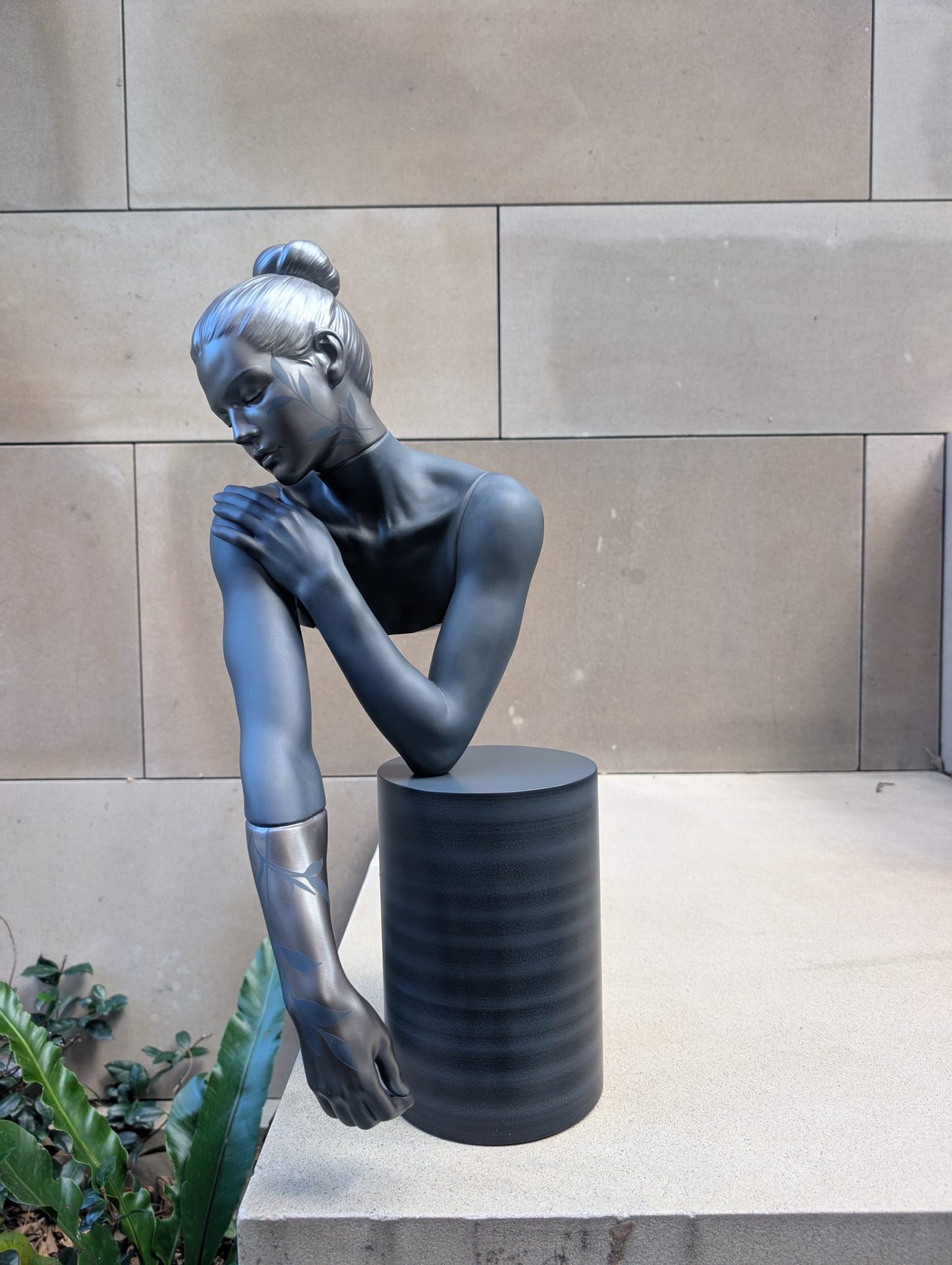 Lladró Reflections of Nature - Her Sculpture - FormFluent