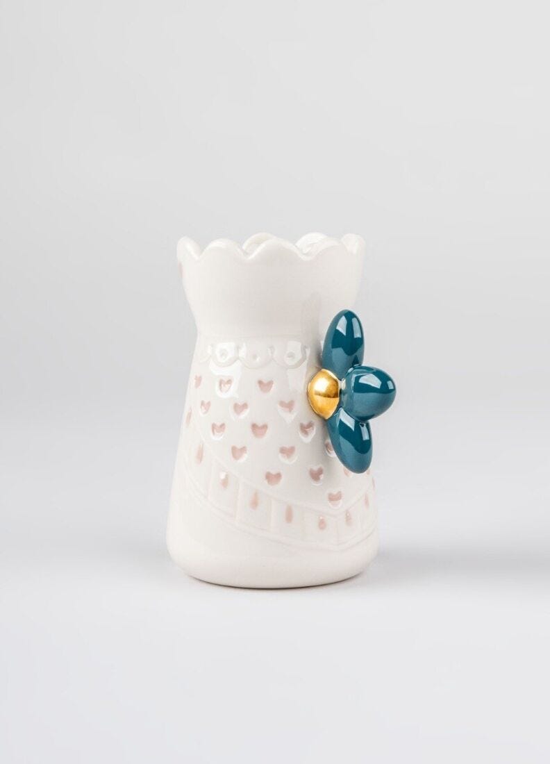 Porcelain milk jug from the Kawki collection designed by Aleksandra Zeromska, a charming coffee set inspired by Slavic folklore and a love for birds.
