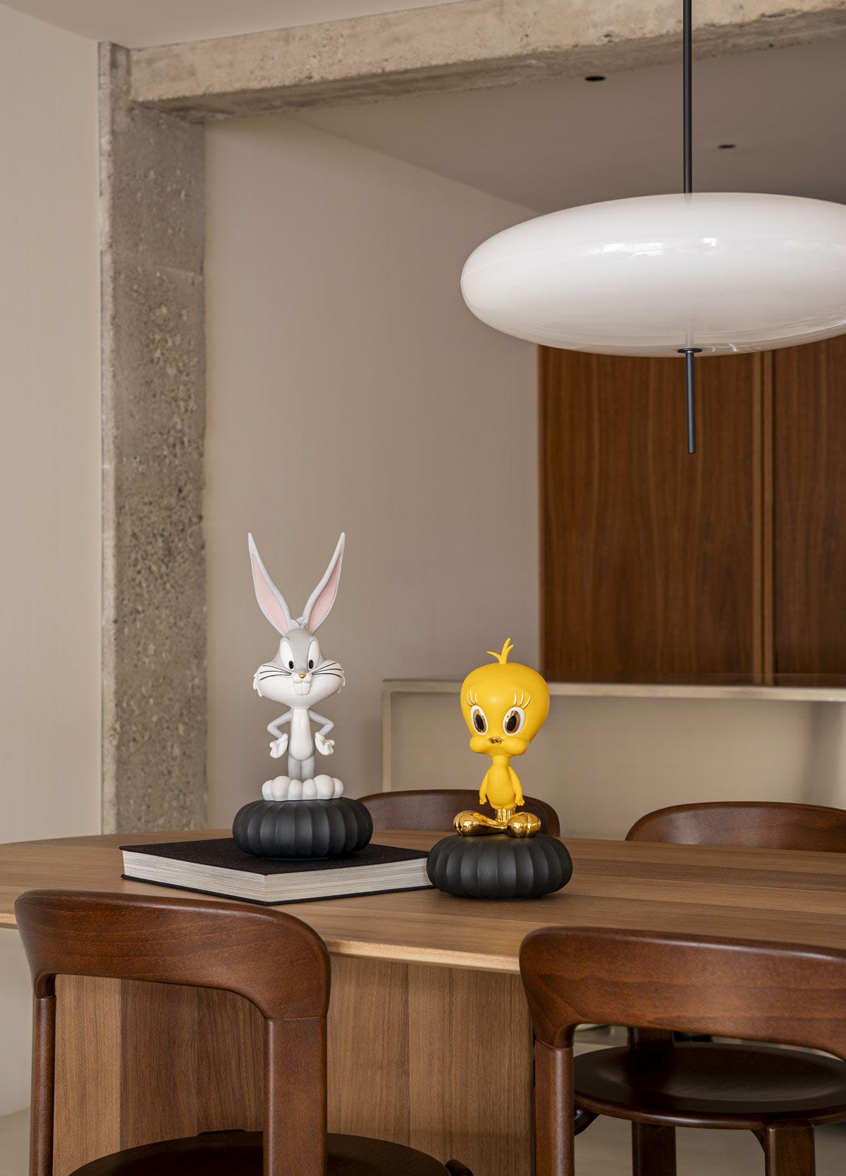 Lladró Official Bugs Bunny Sculpture. Limited Edition