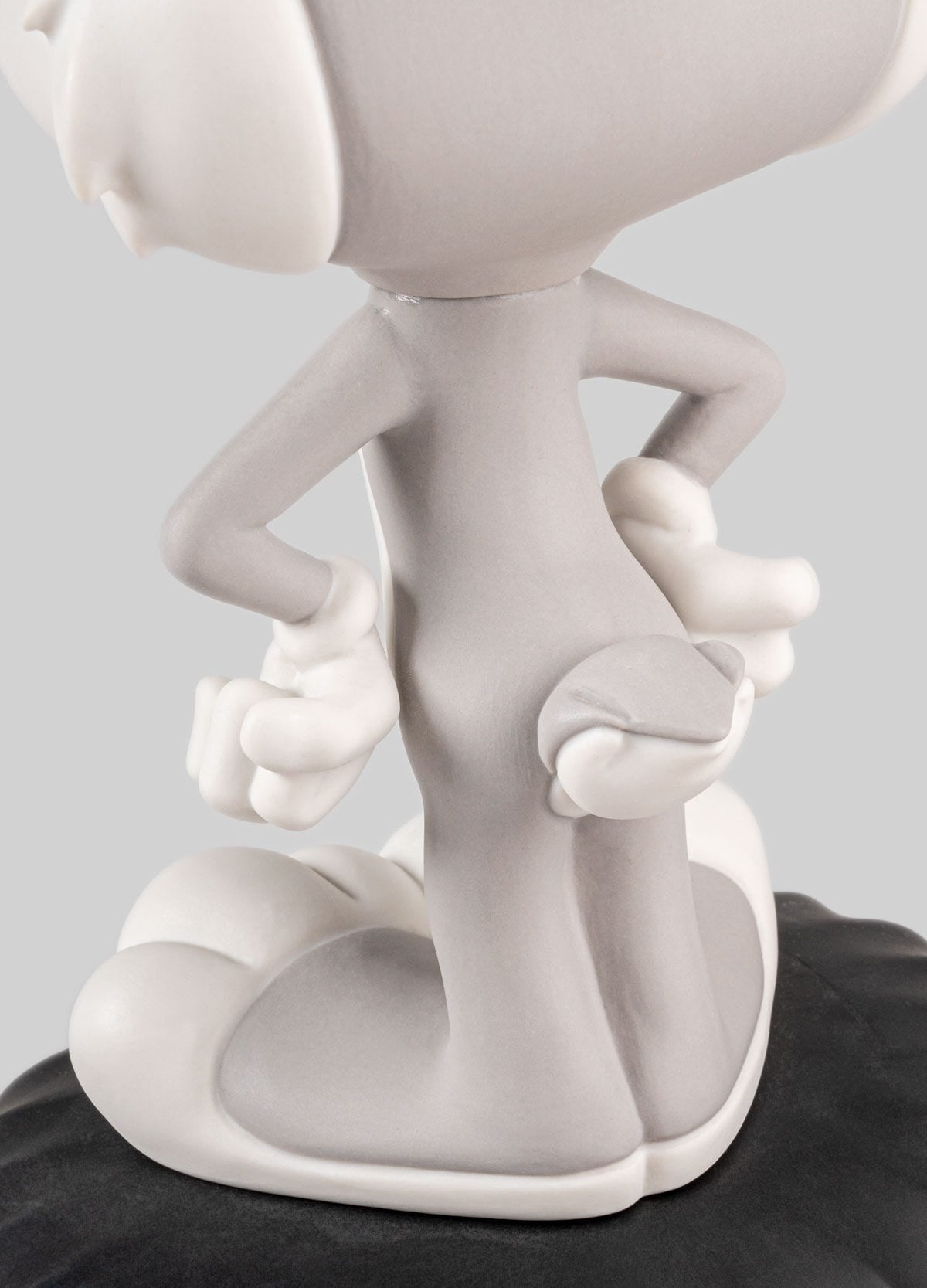 Lladró Official Bugs Bunny Sculpture. Limited Edition