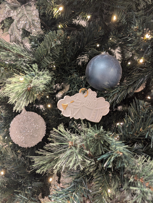 Buy Authentic Lladró Lladró Christmas Angel Ornament with Golden Lustre  - FormFluent Sydney Australia