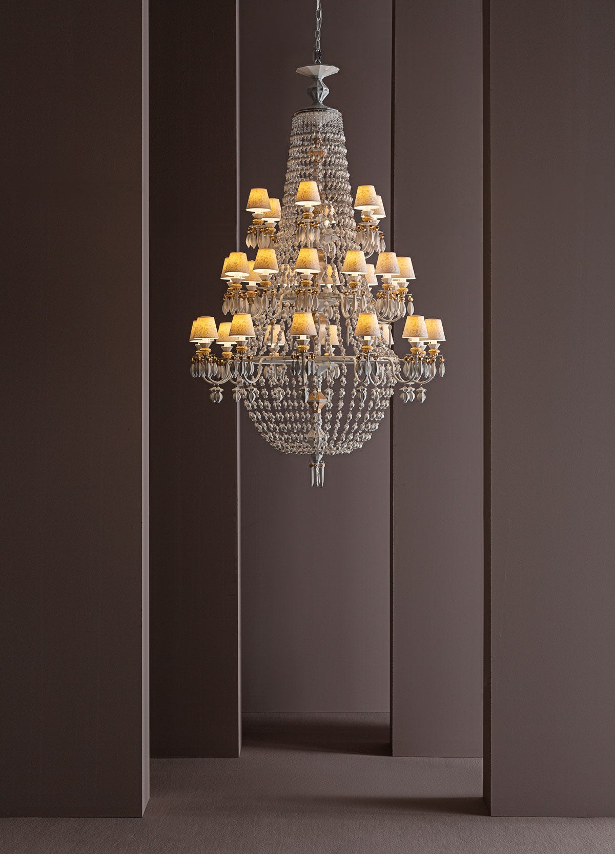 Lladró Winter Palace 30 Lights Chandelier - FormFluent