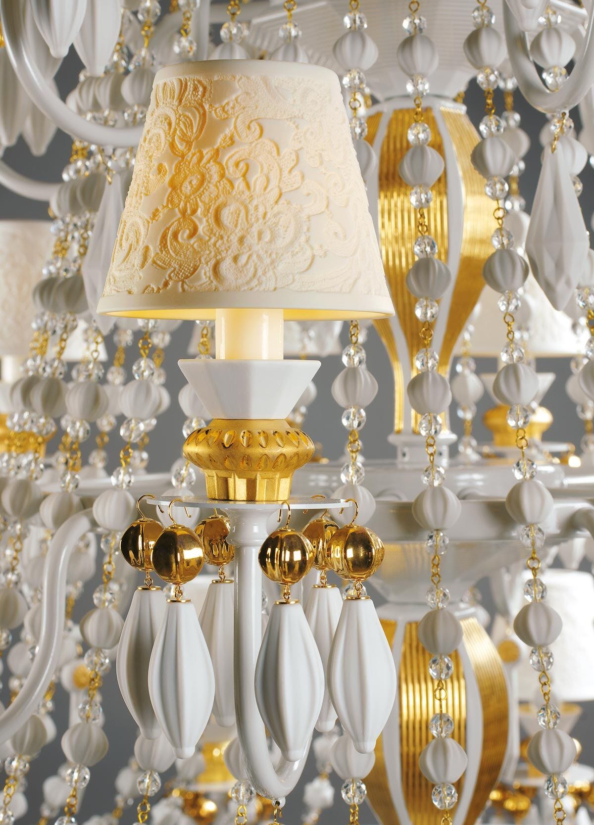 Lladró Winter Palace 30 Lights Chandelier - FormFluent