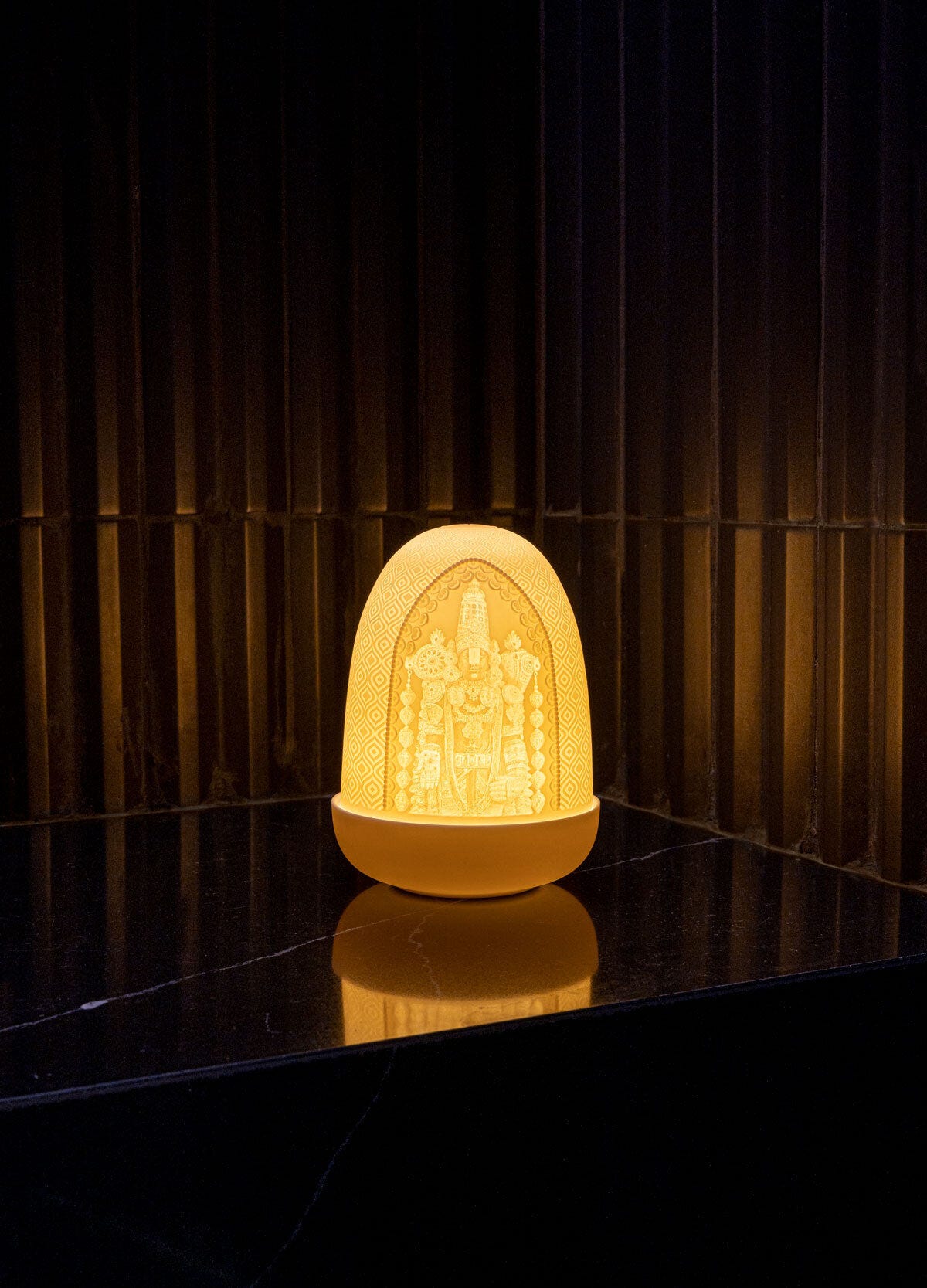 Lladró Lord Balaji Dome table lamp