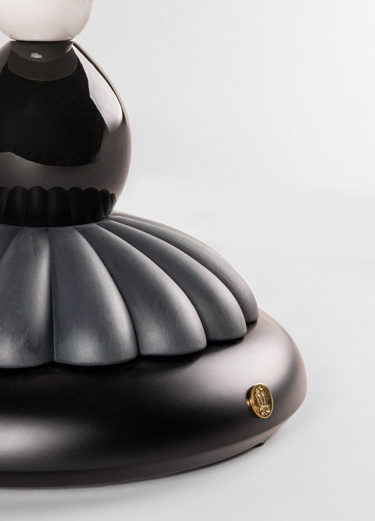 Lladró Firefly Corded Table Lamp by Olga Hanono - FormFluent