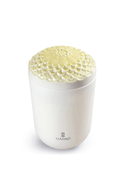  Lladró Echoes of Nature Decorative Candle - Tropical Blossoms Scent by Lladró at  FormFluent