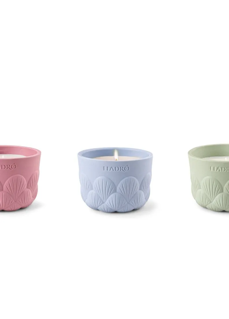  Lladró Dahlia Candle (Blue) – Gardens of Valencia  by Lladró at  FormFluent