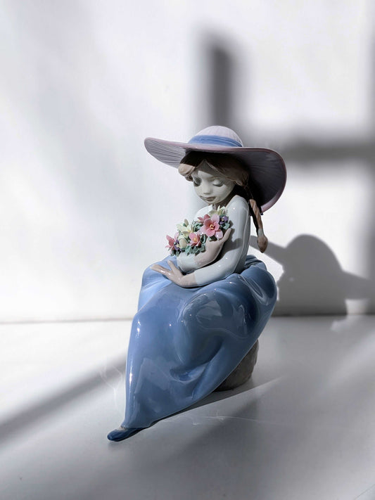 Fragrant Bouquet Girl Sculpture - FormFluent