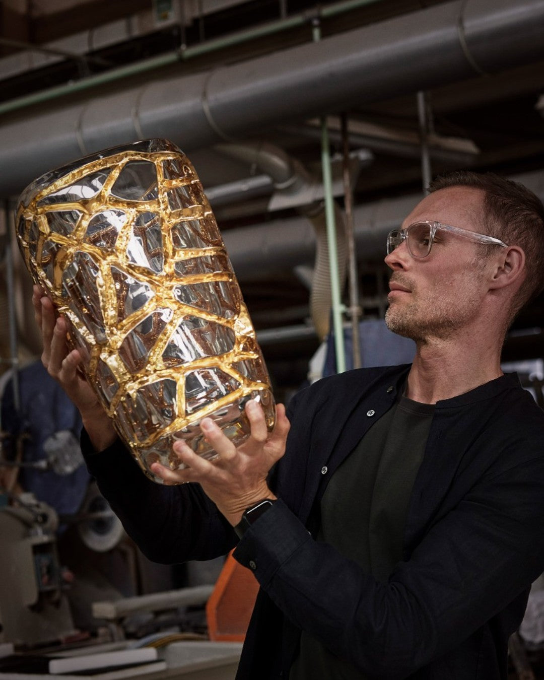 Lalique Magnitude Grand Vase With Pink Gold Leaves Limited Edition - FormFluent