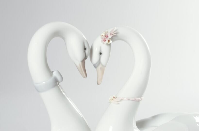 Endless Love Swans Figurine (Gold Lustre/ Silver Lustre / Pastel/ Cake Topper) - FormFluent