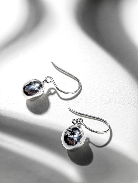 Comyns Pearl Earrings