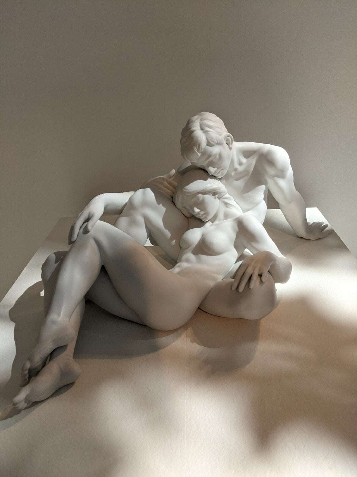 An Everlasting Moment Couple Sculpture - FormFluent