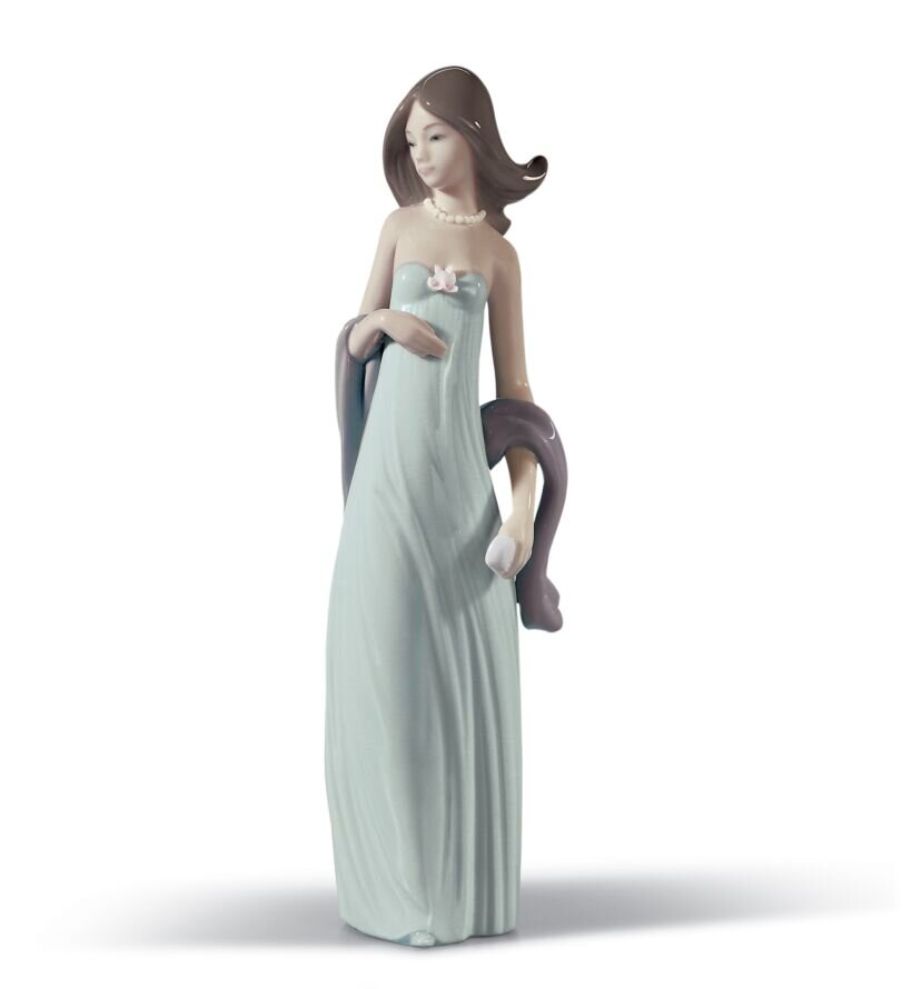 Ingenue Woman Figurine - FormFluent