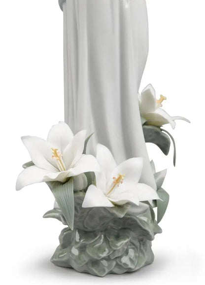 Lladró Madonna of the Flowers Virgin Mary and Baby Jesus Figurine Sculpture by Lladró at  FormFluent