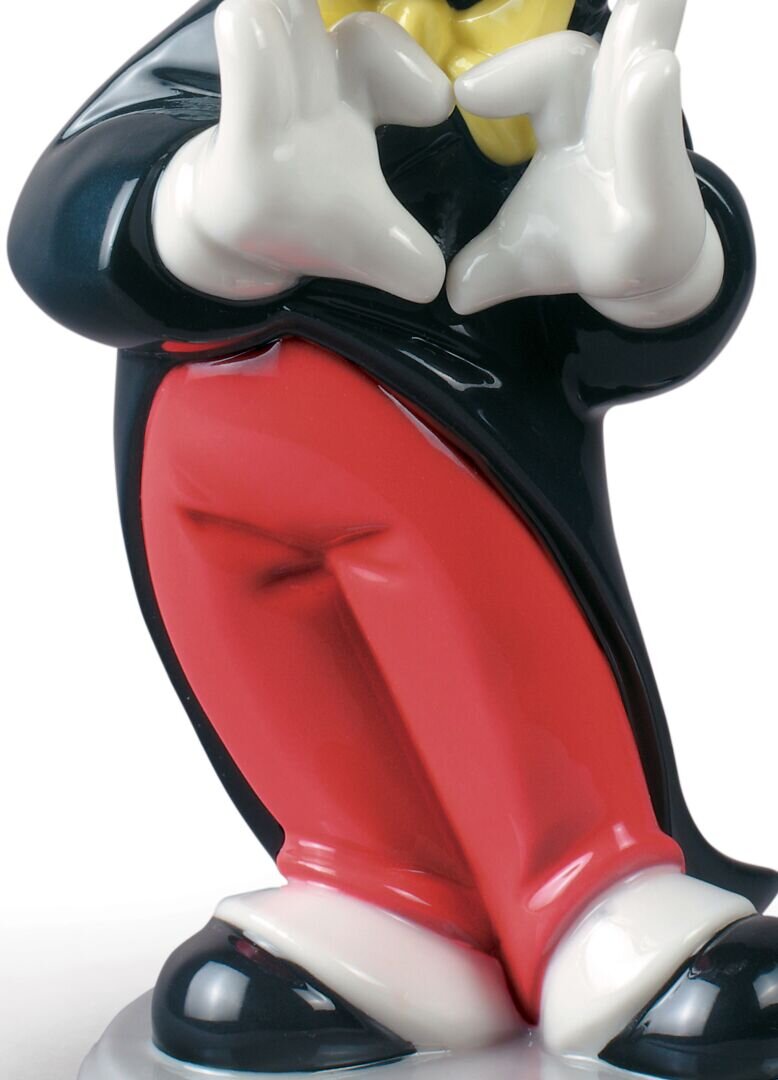 Official Mickey Mouse Sculpture - FormFluent