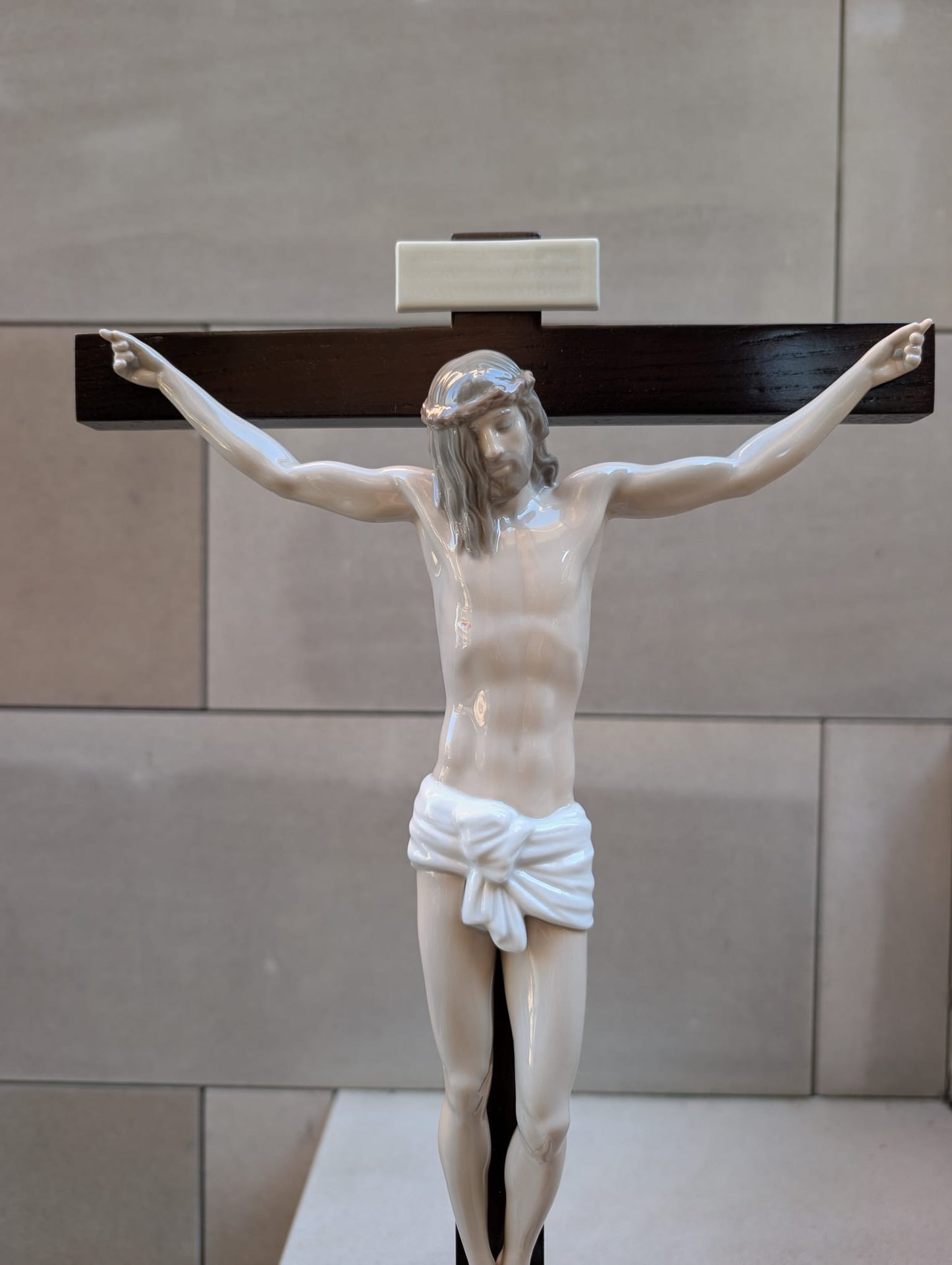 Lladró Our Saviour Jesus Christ Crucifix Figurine Tabletop - FormFluent