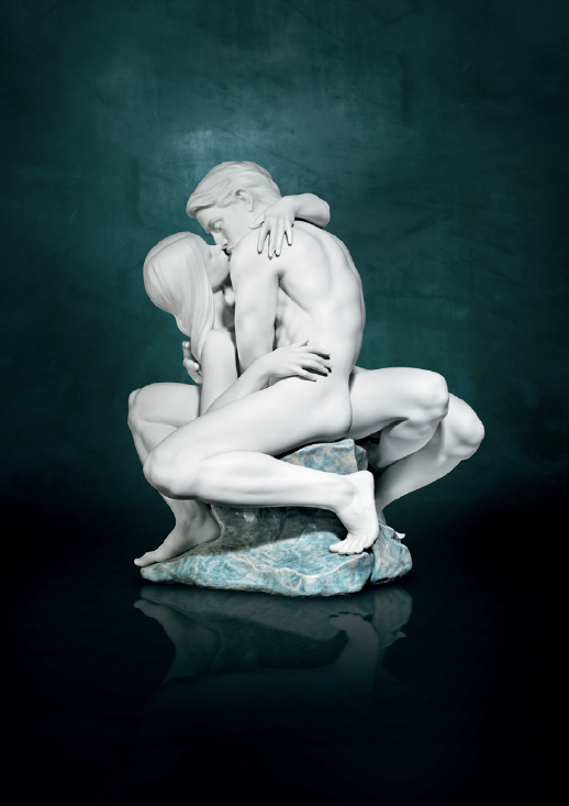 Passionate Kiss Couple Sculpture - FormFluent