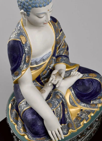  Lladró Shakyamuni Buddha Sculpture Gold Lustre Limited Edition Sculpture by Lladró at  FormFluent