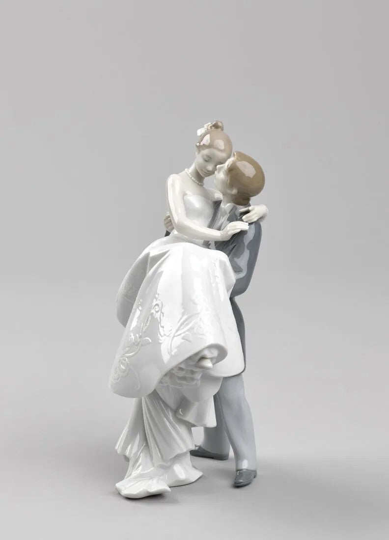 The Happiest Day Couple Figurine - FormFluent