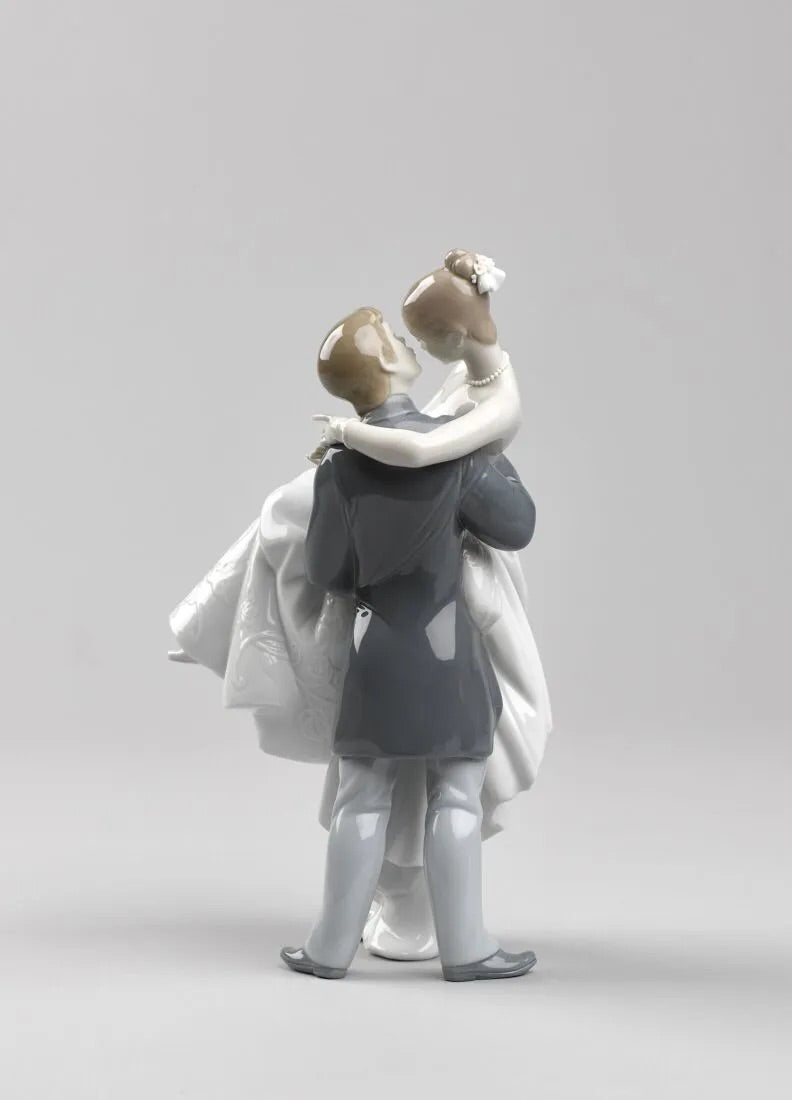 The Happiest Day Couple Figurine - FormFluent