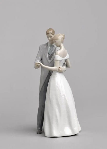  Lladró Together Forever Bride and Groom Couple Figurine Sculpture by Lladró at  FormFluent