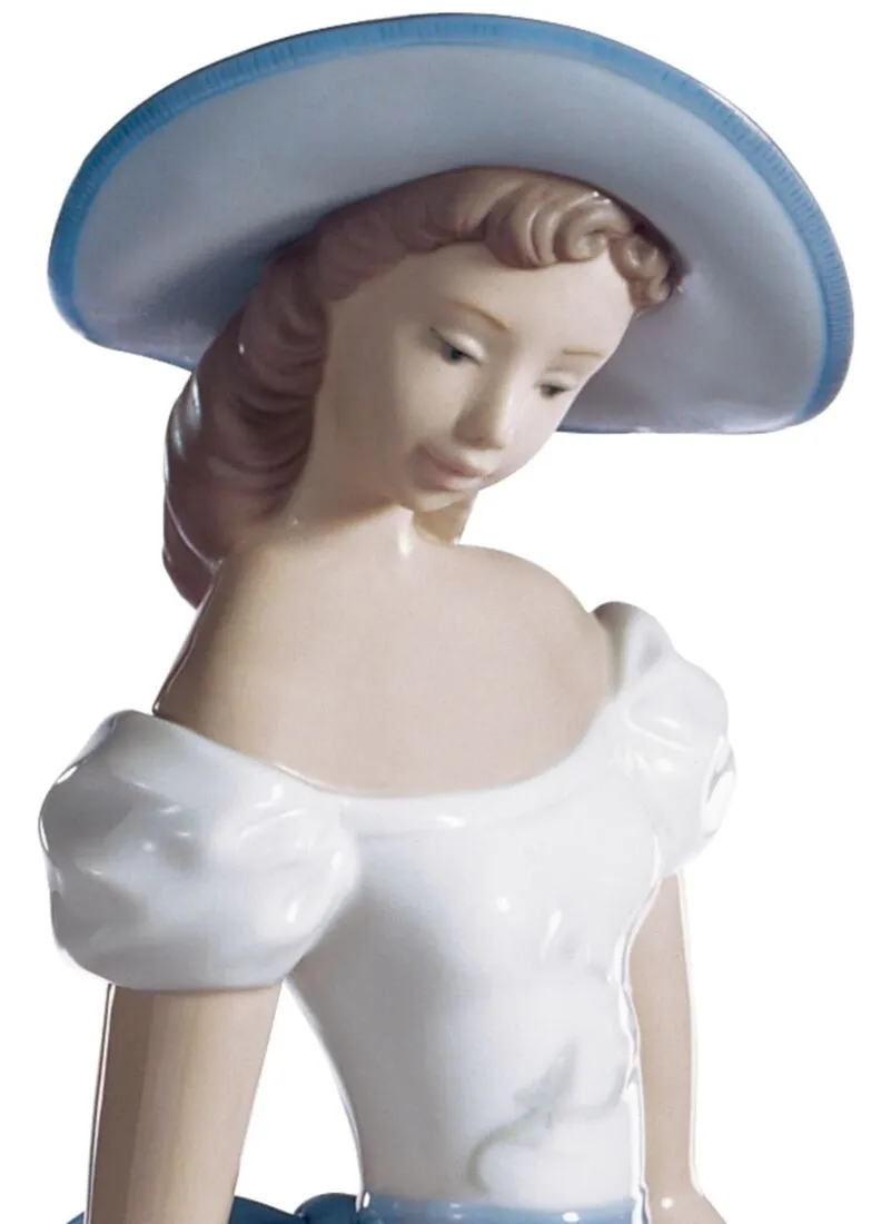 Lladró Fragrances and Colours Woman Figurine   FormFluent