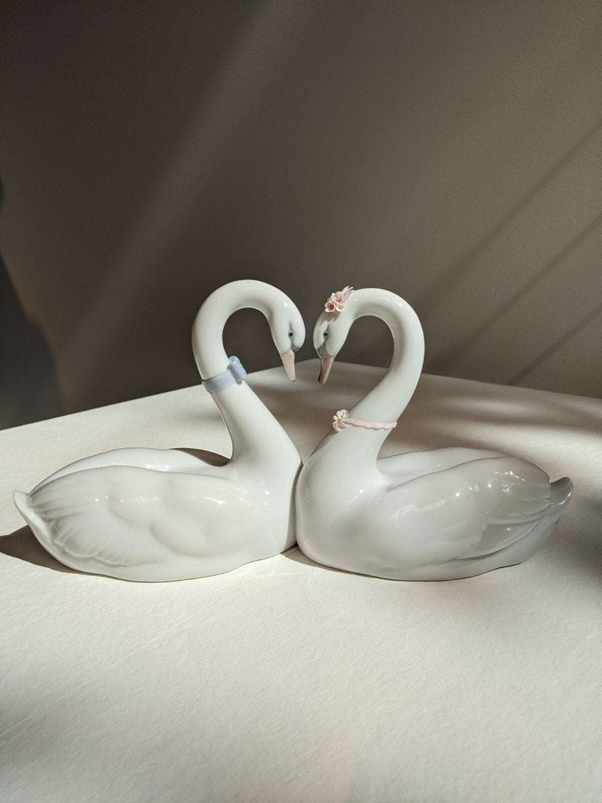 Endless Love Swans Figurine (Gold Lustre/ Silver Lustre / Pastel/ Cake Topper) - FormFluent