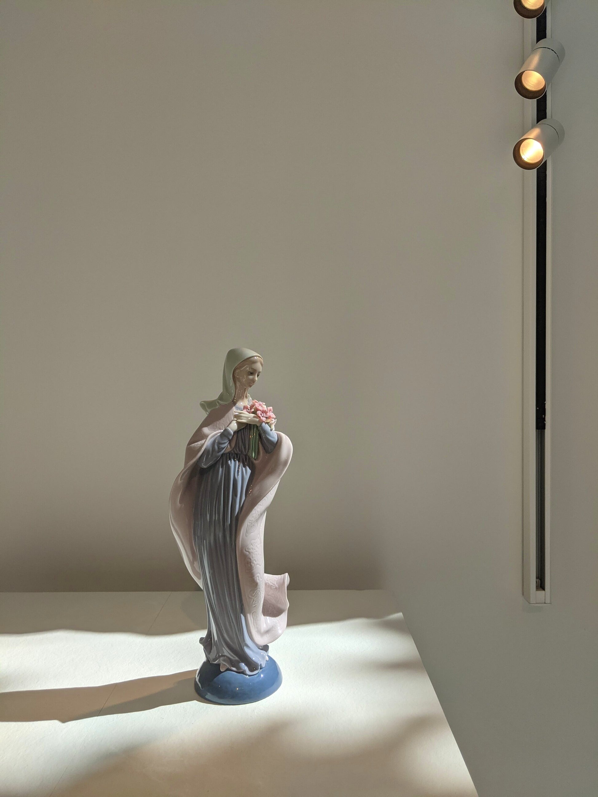 Lladró Our Lady with Flowers Virgin Mary Figurine   FormFluent