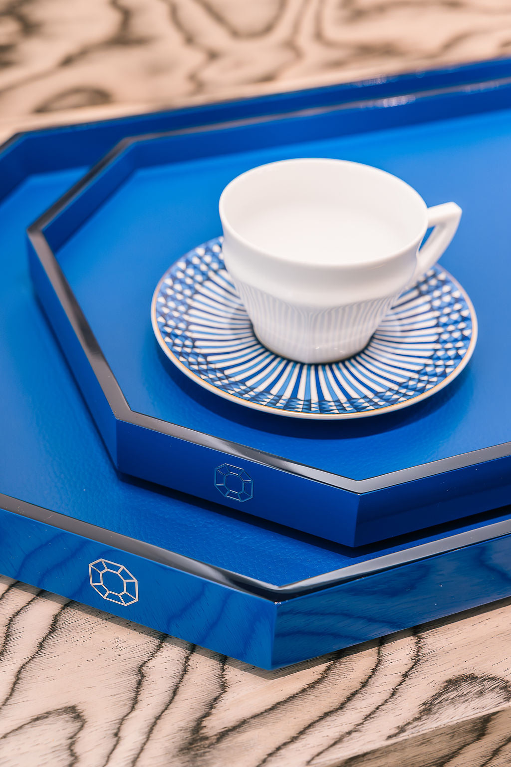 Baccarat Lacquer Octogone Tray Blue (S/M/L) | Formfluent