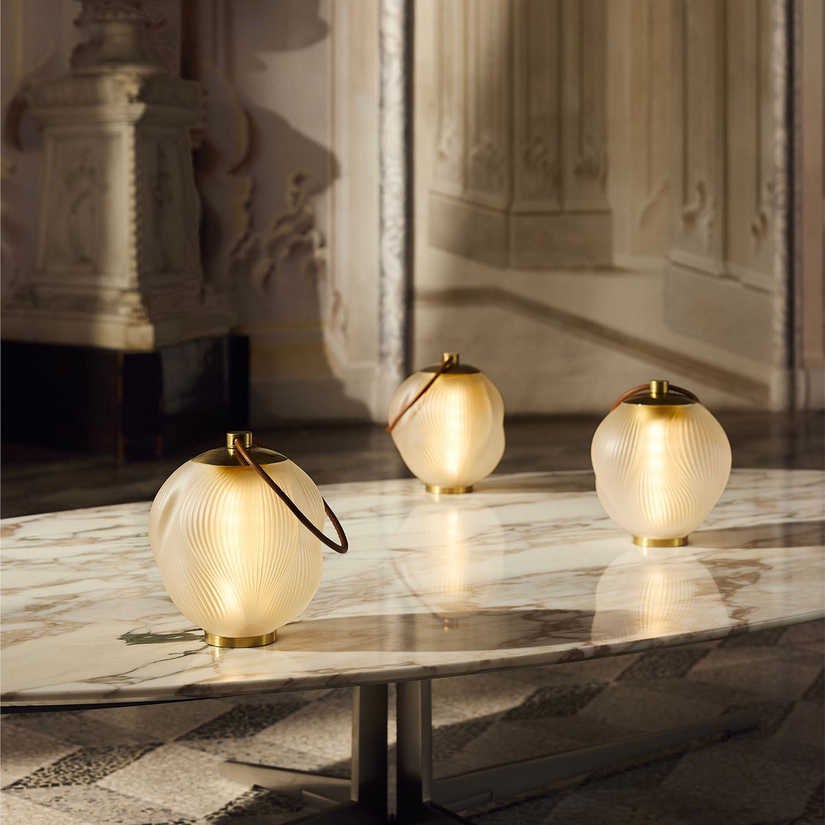 Lalique Alizé portable lamp - Gilded