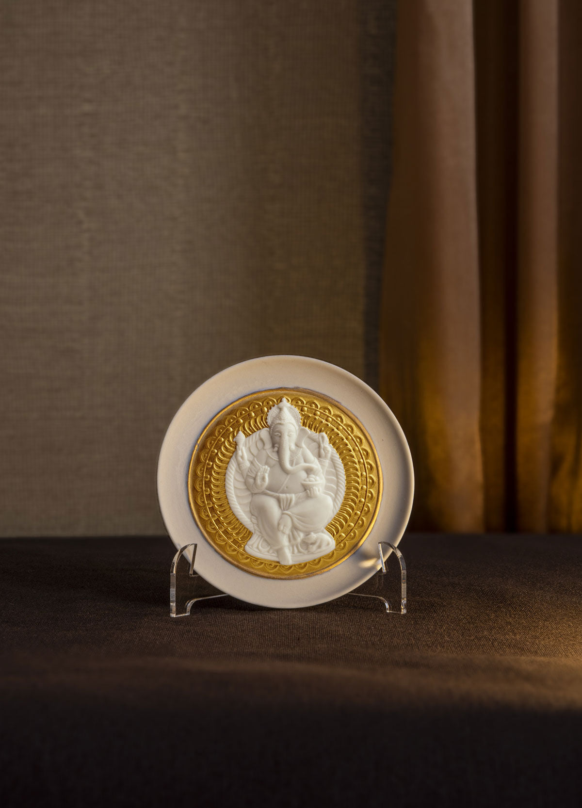Lladró Lord Ganesha Decorative Plate (Gold Lustre)